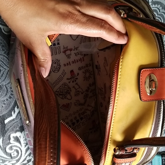 Handbag - Picture 4 of 4